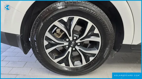 KIA CARNIVAL DIESEL 11-SEATER PRESTIGE