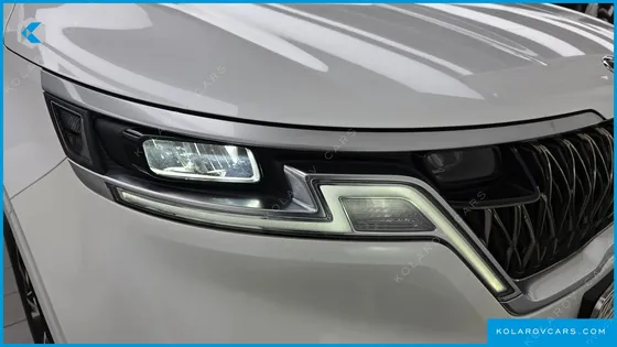 KIA CARNIVAL DIESEL 11-SEATER PRESTIGE