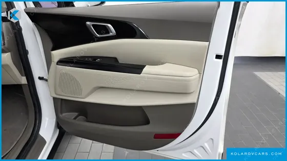 KIA CARNIVAL DIESEL 11-SEATER PRESTIGE