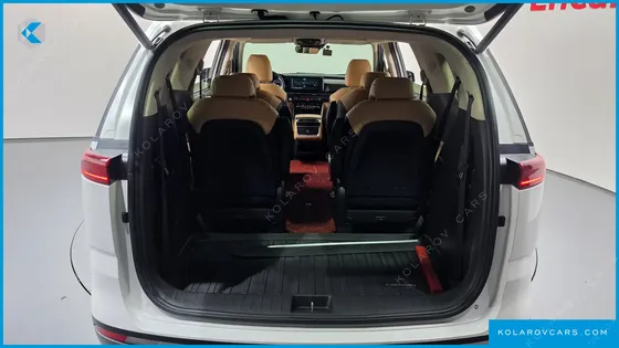 KIA CARNIVAL DIESEL 9-SEATER NOBLESSE