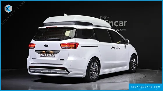 KIA CARNIVAL 9-SEATER HI-LIMOUSINE