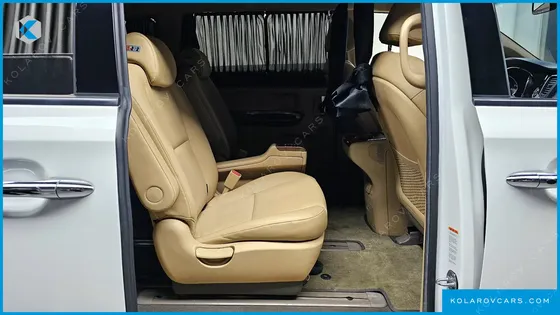 KIA CARNIVAL 9-SEATER HI-LIMOUSINE