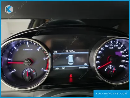KIA CARNIVAL DIESEL 9-SEATER PRESTIGE