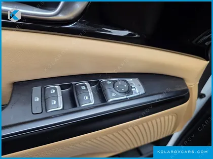 KIA CARNIVAL DIESEL 9-SEATER PRESTIGE