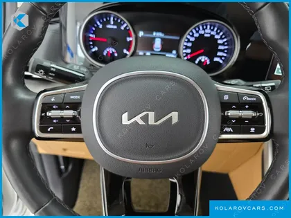 KIA CARNIVAL DIESEL 9-SEATER PRESTIGE