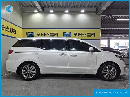 KIA CARNIVAL 9-SEATER NOBLESSE