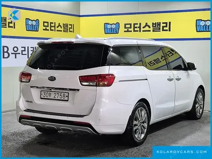 KIA CARNIVAL 9-SEATER NOBLESSE