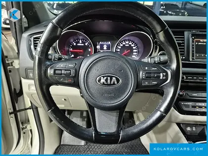 KIA CARNIVAL 9-SEATER NOBLESSE