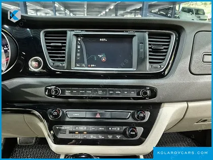 KIA CARNIVAL 9-SEATER NOBLESSE