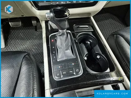 KIA CARNIVAL 9-SEATER NOBLESSE