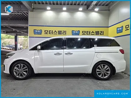 KIA CARNIVAL 9-SEATER NOBLESSE