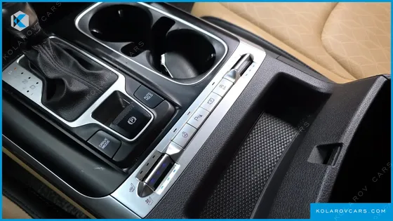 KIA CARNIVAL DIESEL 9-SEATER PRESTIGE
