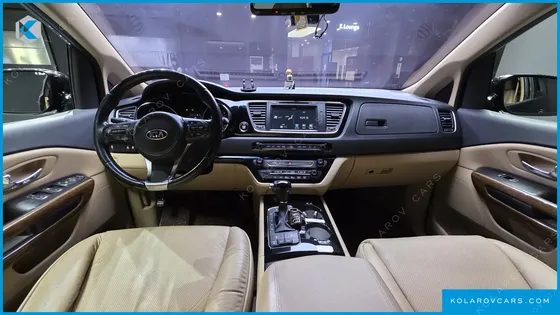 KIA CARNIVAL 9-SEATER HI-LIMOUSINE