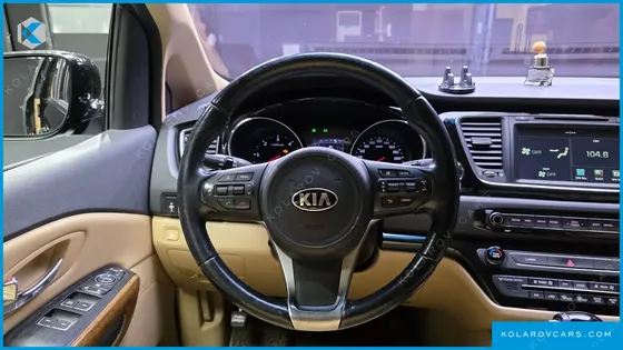 KIA CARNIVAL 9-SEATER HI-LIMOUSINE