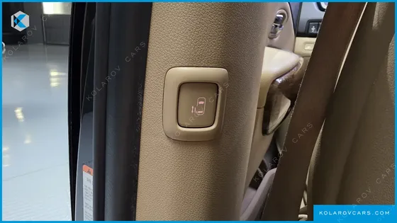KIA CARNIVAL 9-SEATER HI-LIMOUSINE
