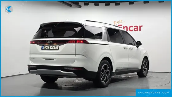 KIA CARNIVAL GASOLINE 9-SEATER PRESTIGE