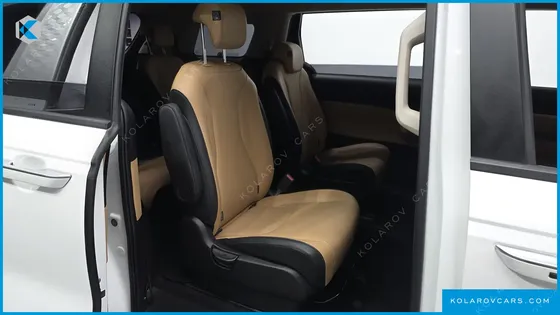 KIA CARNIVAL GASOLINE 9-SEATER PRESTIGE