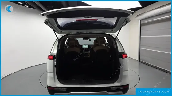 KIA CARNIVAL GASOLINE 9-SEATER PRESTIGE
