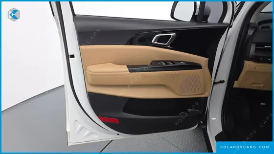 KIA CARNIVAL GASOLINE 9-SEATER PRESTIGE