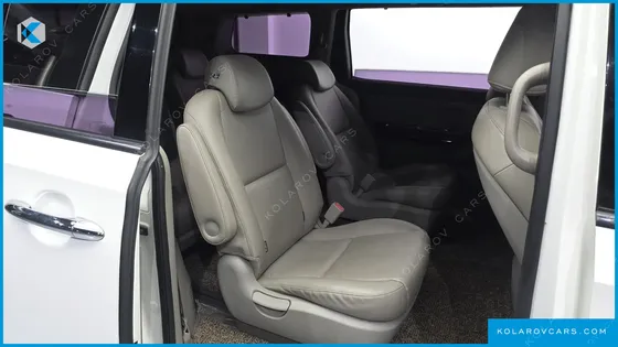 KIA CARNIVAL 9-SEATER PRESTIGE