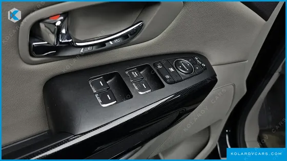 KIA CARNIVAL 9-SEATER PRESTIGE
