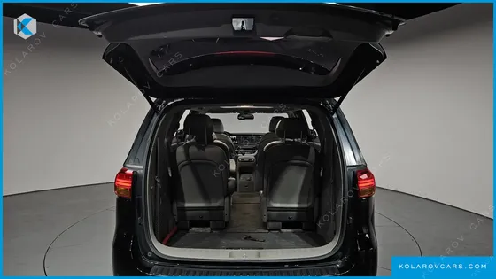 KIA CARNIVAL 9-SEATER PRESTIGE