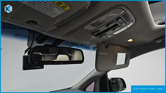 KIA CARNIVAL 9-SEATER PRESTIGE