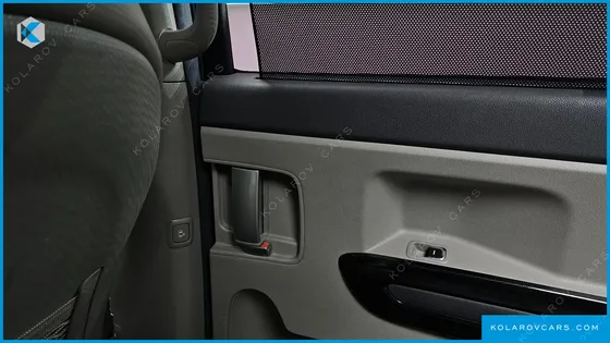 KIA CARNIVAL 9-SEATER PRESTIGE
