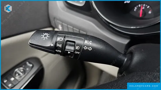 KIA CARNIVAL 9-SEATER PRESTIGE