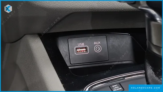 KIA CARNIVAL 9-SEATER PRESTIGE