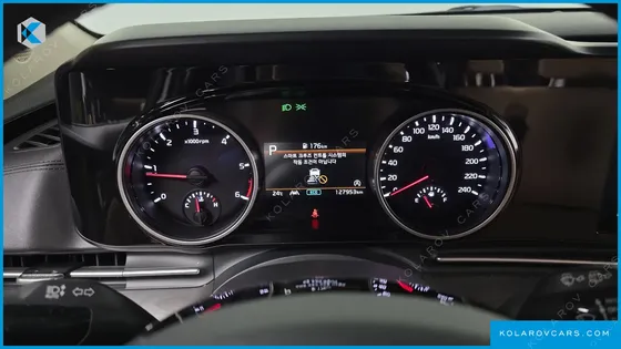 KIA CARNIVAL DIESEL 9-SEATER PRESTIGE