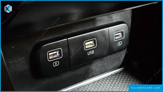 KIA CARNIVAL DIESEL 9-SEATER PRESTIGE