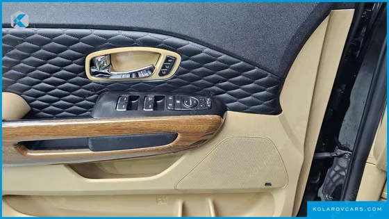KIA CARNIVAL 9-SEATER HI-LIMOUSINE