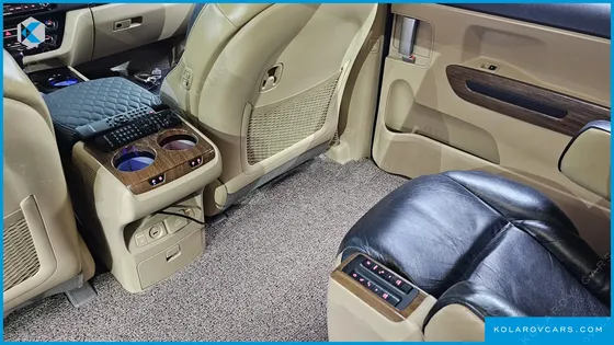 KIA CARNIVAL 9-SEATER HI-LIMOUSINE