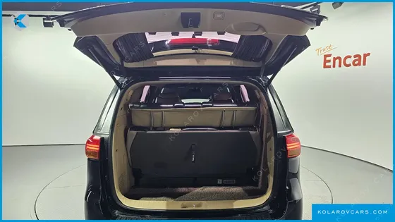 KIA CARNIVAL 9-SEATER HI-LIMOUSINE