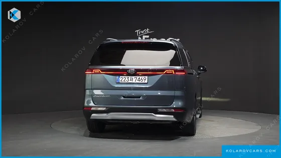 KIA CARNIVAL DIESEL 9-SEATER SIGNATURE
