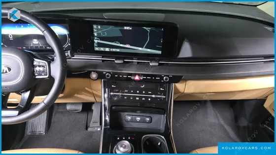 KIA CARNIVAL DIESEL 9-SEATER SIGNATURE