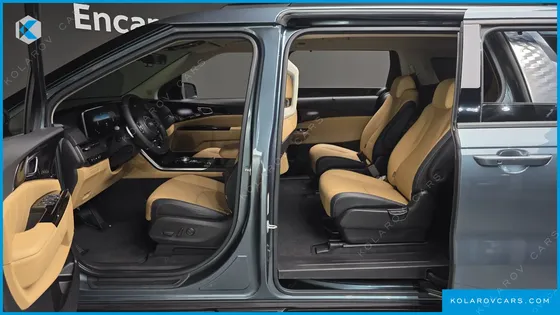 KIA CARNIVAL DIESEL 9-SEATER SIGNATURE