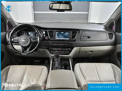 KIA CARNIVAL 9-SEATER NOBLESSE
