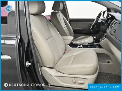 KIA CARNIVAL 9-SEATER NOBLESSE