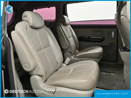 KIA CARNIVAL 9-SEATER NOBLESSE