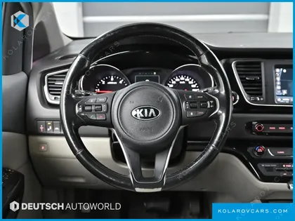 KIA CARNIVAL 9-SEATER NOBLESSE