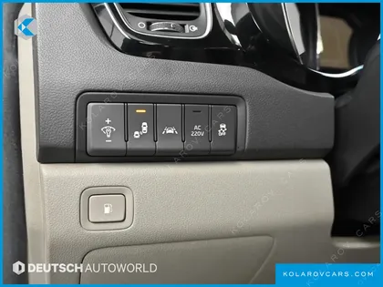 KIA CARNIVAL 9-SEATER NOBLESSE