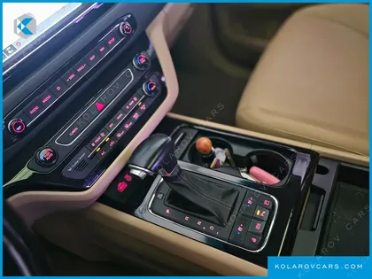 KIA CARNIVAL 9-SEATER PRESTIGE