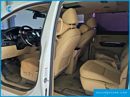 KIA CARNIVAL 9-SEATER PRESTIGE