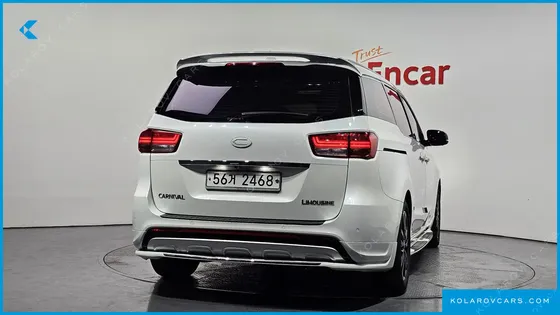 KIA CARNIVAL 7-SEATER LIMOUSINE