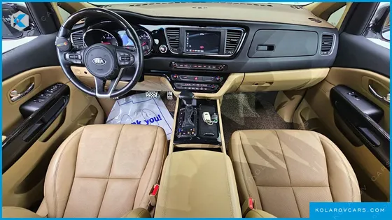 KIA CARNIVAL 7-SEATER LIMOUSINE