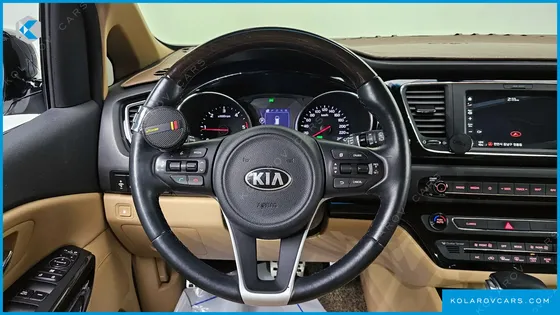 KIA CARNIVAL 7-SEATER LIMOUSINE