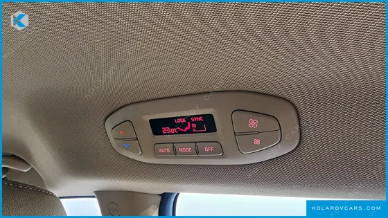 KIA CARNIVAL 7-SEATER LIMOUSINE