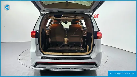 KIA CARNIVAL 7-SEATER LIMOUSINE